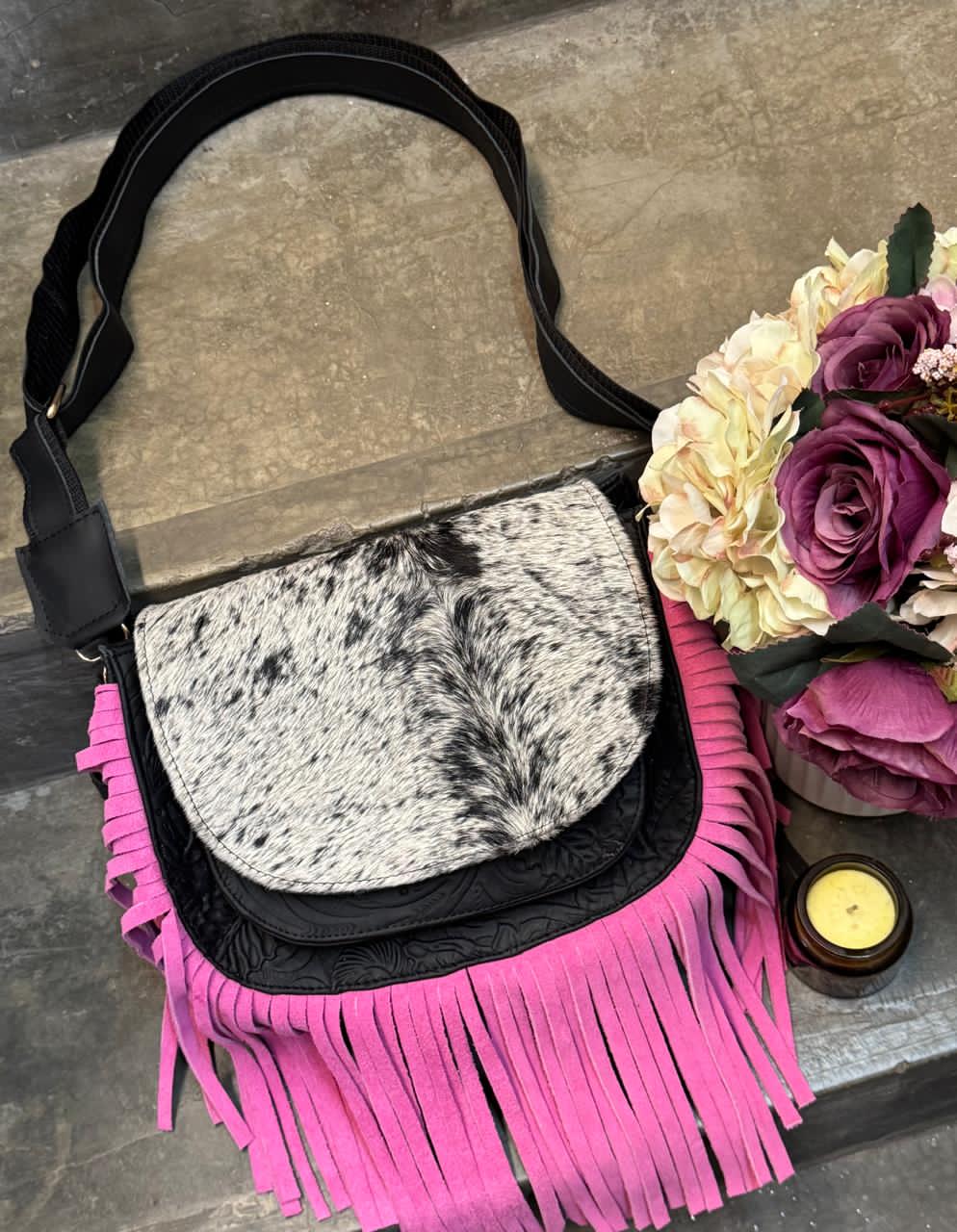 CROSSBODY MABEL PELO VARIABLE NEGRO-ROSA POP