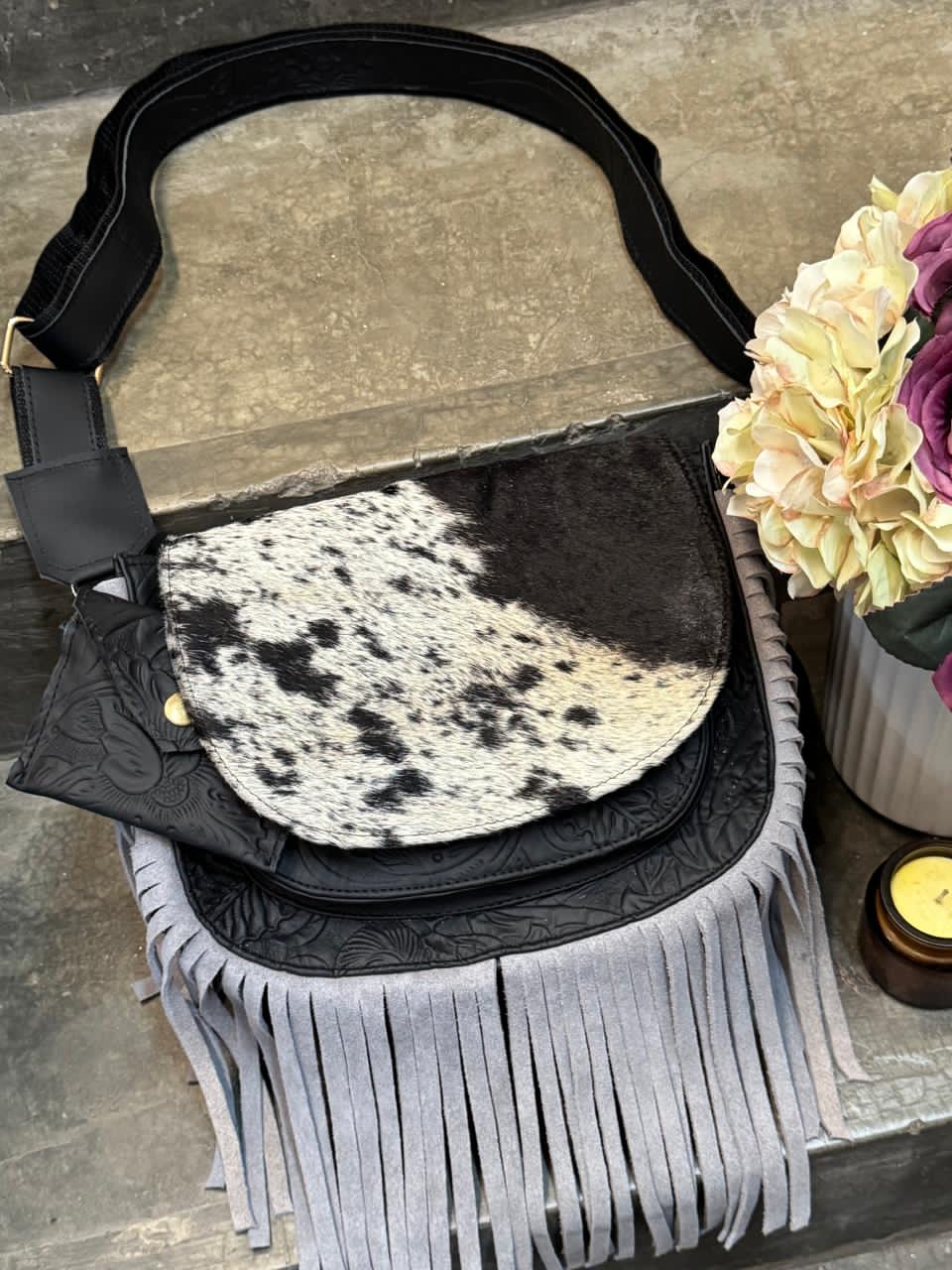 CROSSBODY MABEL PELO VARIABLE NEGRO-GRIS