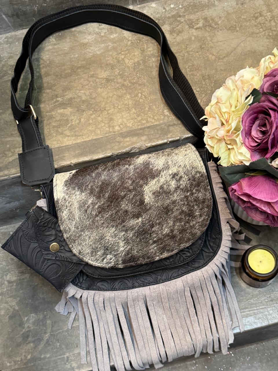 CROSSBODY MABEL PELO VARIABLE NEGRO-GRIS