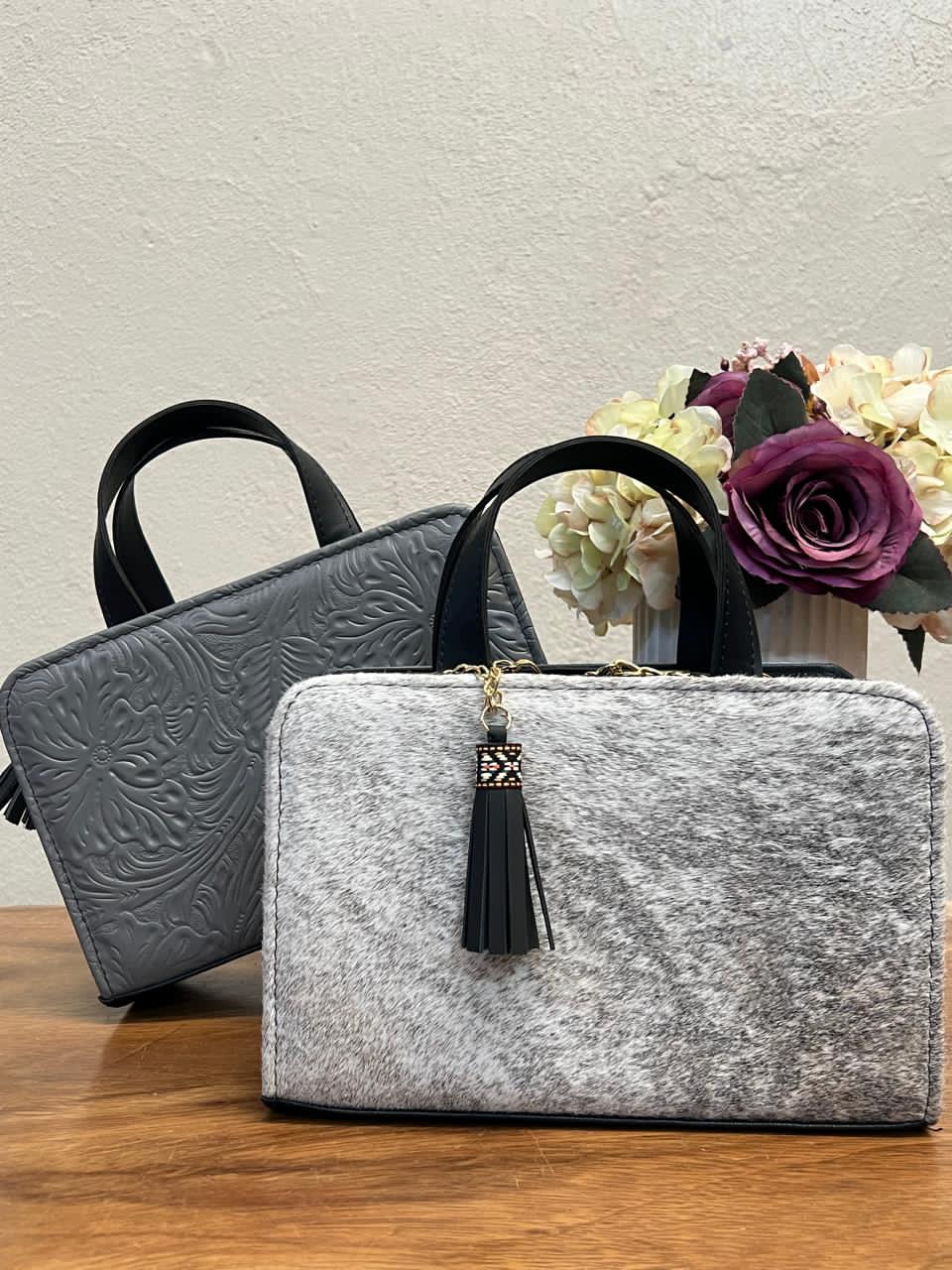 CROSSBODY DOBLE CARA PELO VARIABLE-PIEL FLORES OXFORD