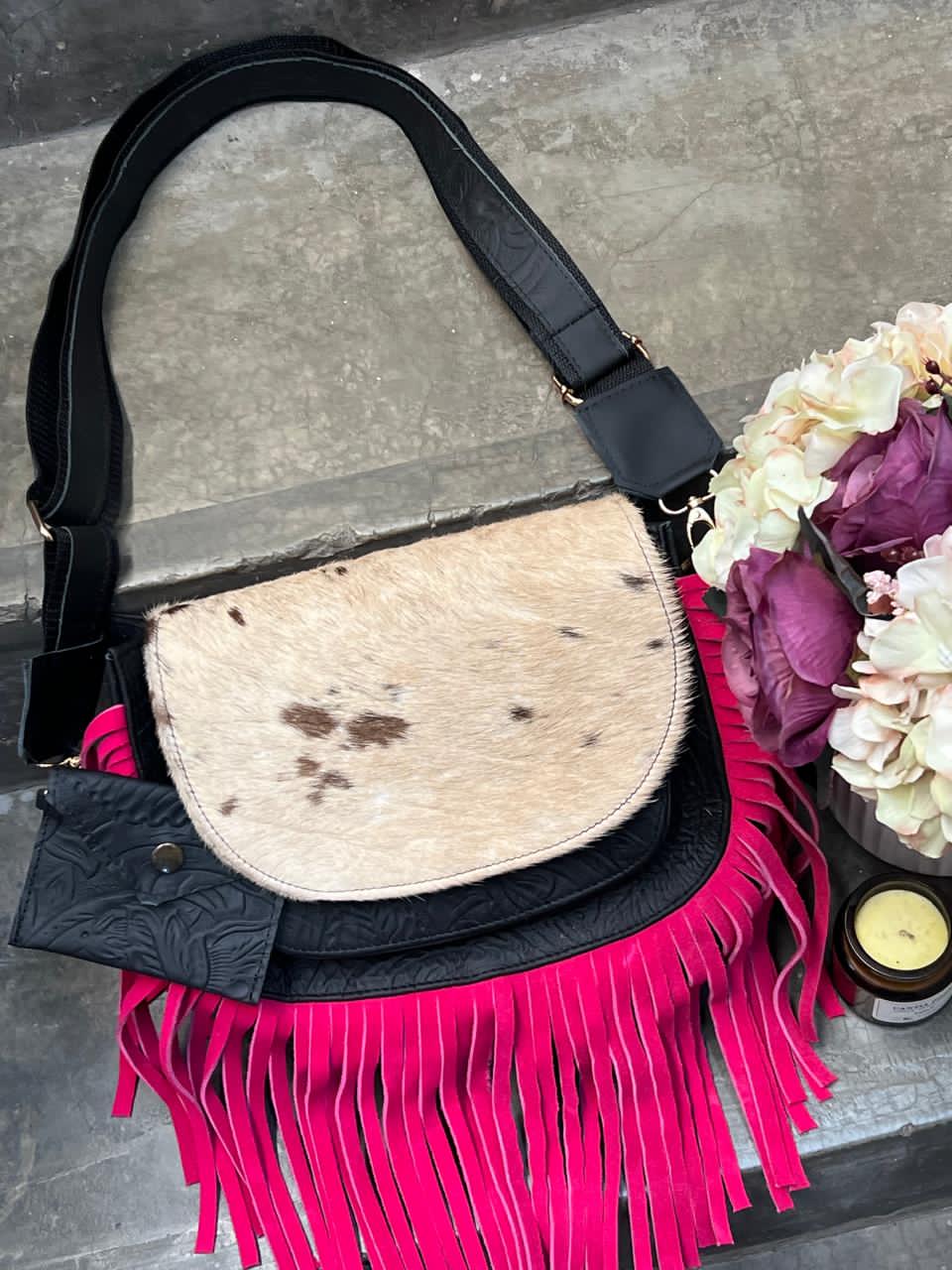 CROSSBODY MABEL PELO VARIABLE NEGRO-FIUSHA