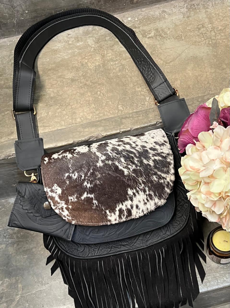 CROSSBODY MABEL PELO VARIABLE NEGRO MATE