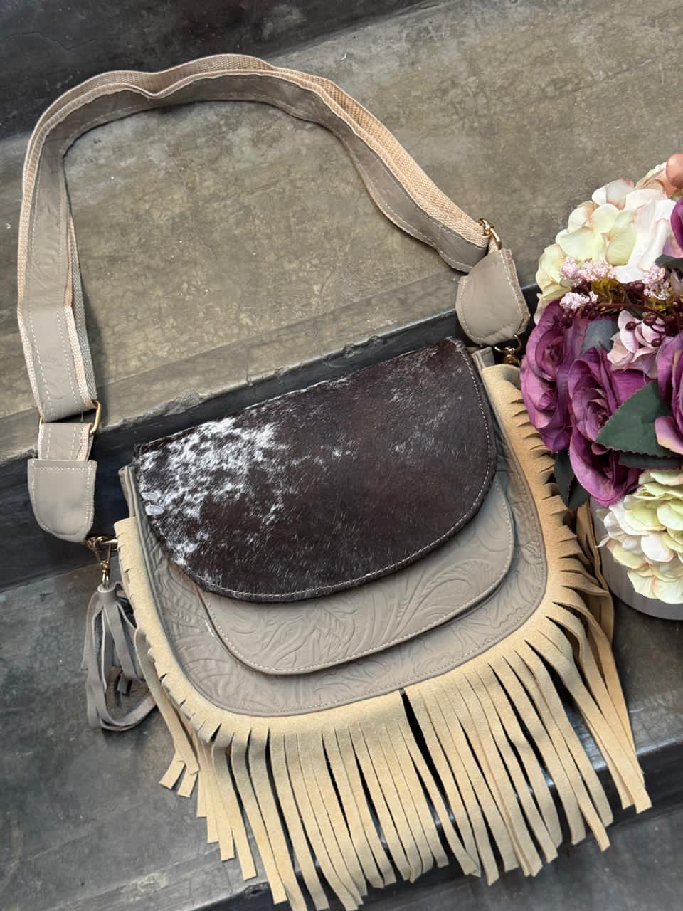 CROSSBODY MABEL PELO VARIABLE VAINILLA