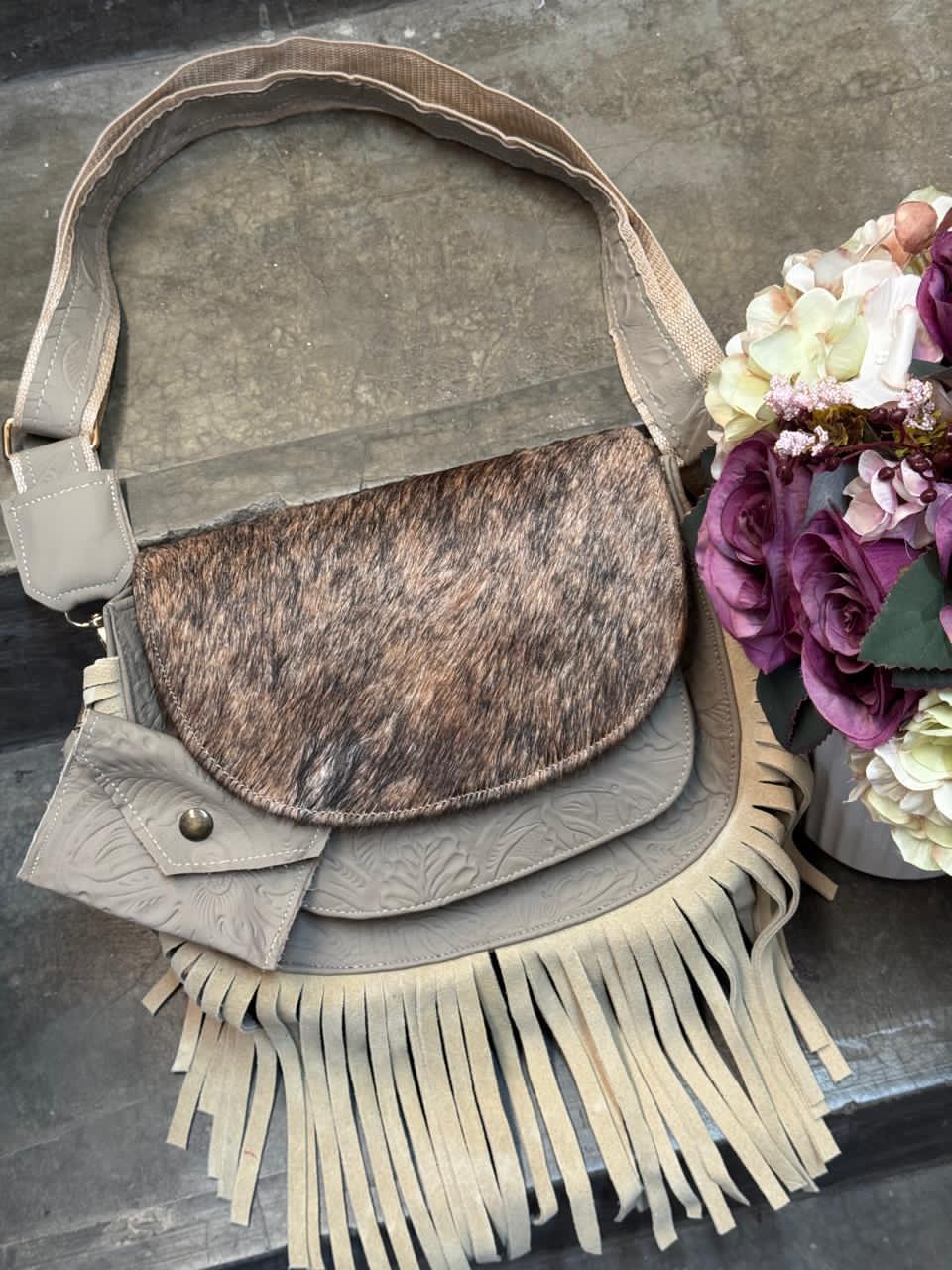 CROSSBODY MABEL PELO VARIABLE VAINILLA