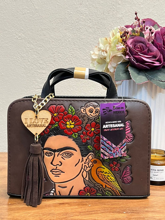 CROSSBODY ARTESANAL TANIA GRABADO FRIDA CAFE
