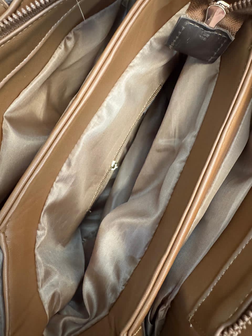 BOLSO DEBORAH CAMEL AVEJENTADO
