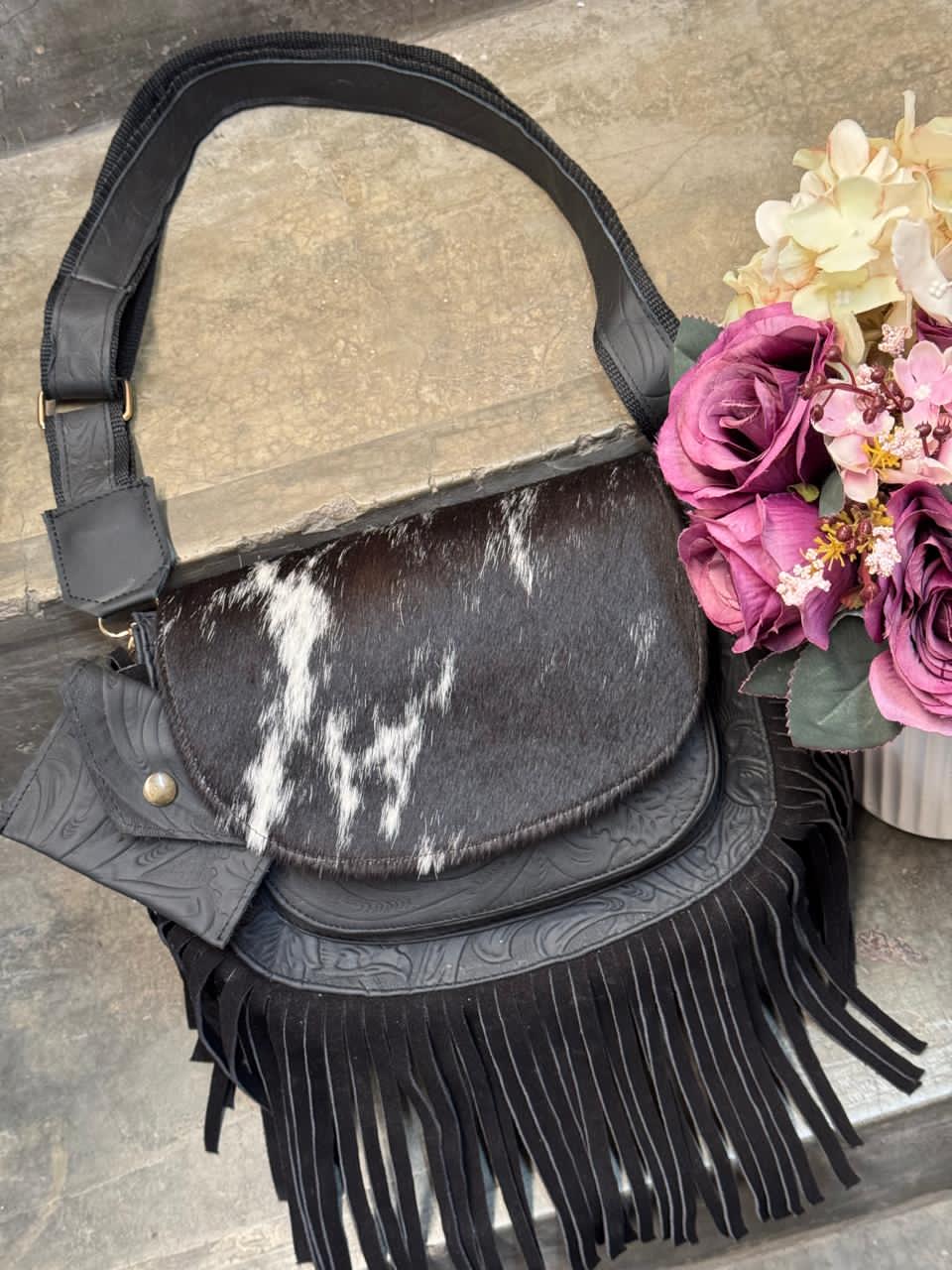 CROSSBODY MABEL PELO VARIABLE NEGRO MATE