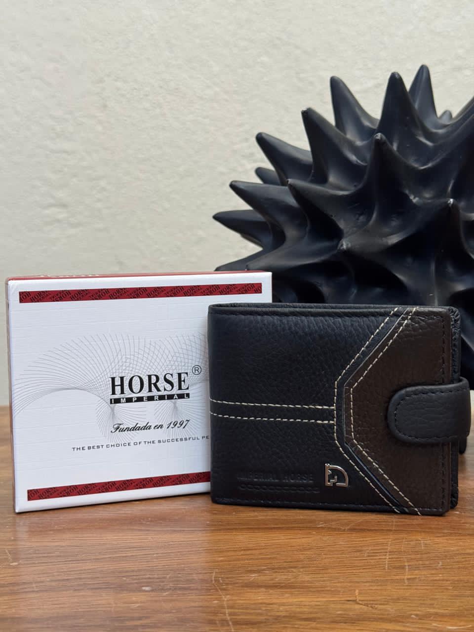 CARTERA HORSE BROCHE PIEL NEGRO/FERRERO