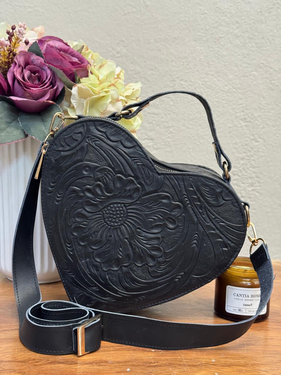 BOLSO CORAZON DE PIEL NEGRO