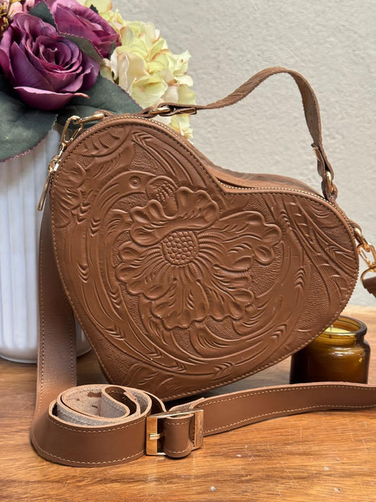 BOLSO CORAZON DE PIEL MIEL