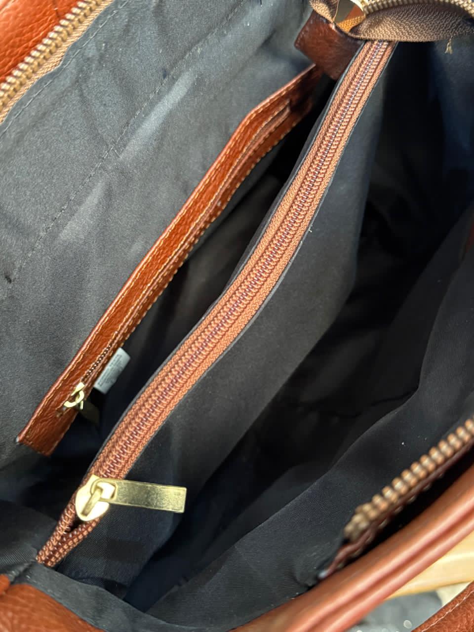 BOLSO 100% PIEL BRITANIA NEGRO