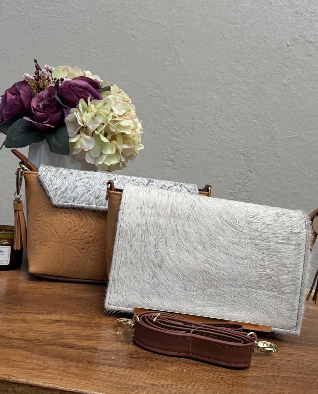 CROSSBODY VIANNEY TAPA PELO VARIABLE PIEL AVELLANA
