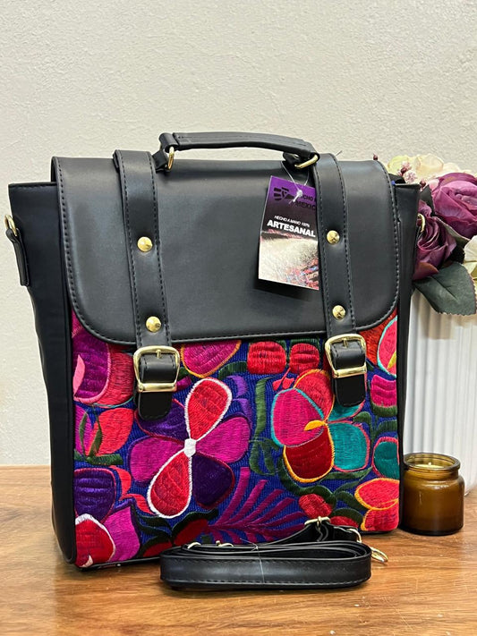 MOCHILA HEBILLAS BORDADO COLORES PIEL NEGRO