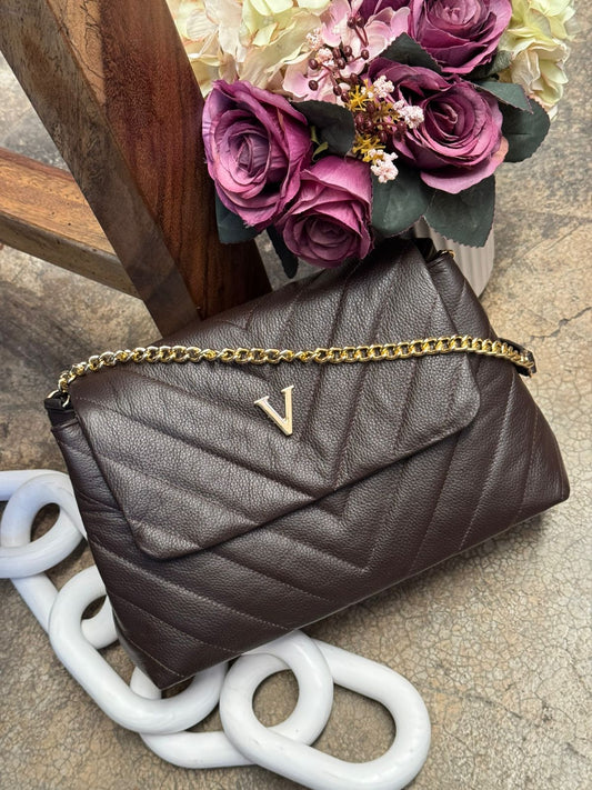 SHURY DE PIEL CAPITONADO CHEVRON COLOR CHOCOLATE