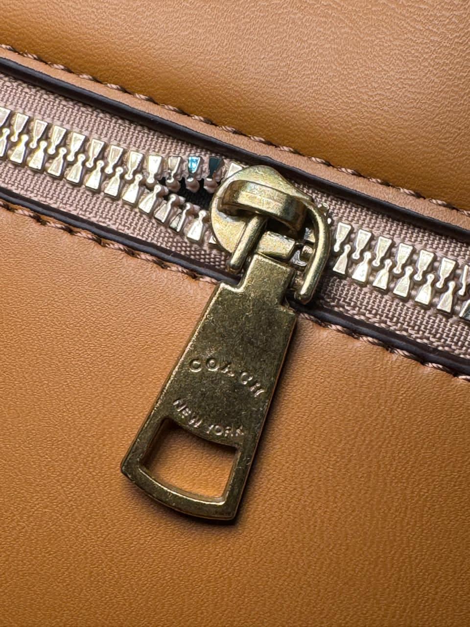 BOLSO COACH DOBLE ASA BEIGE ESTAMPADO
