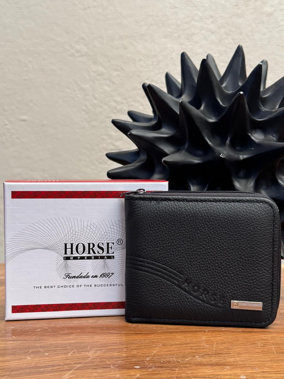 CARTERA HORSE CIERRE PIEL NEGRO LISO HERRAJES VARIABLES