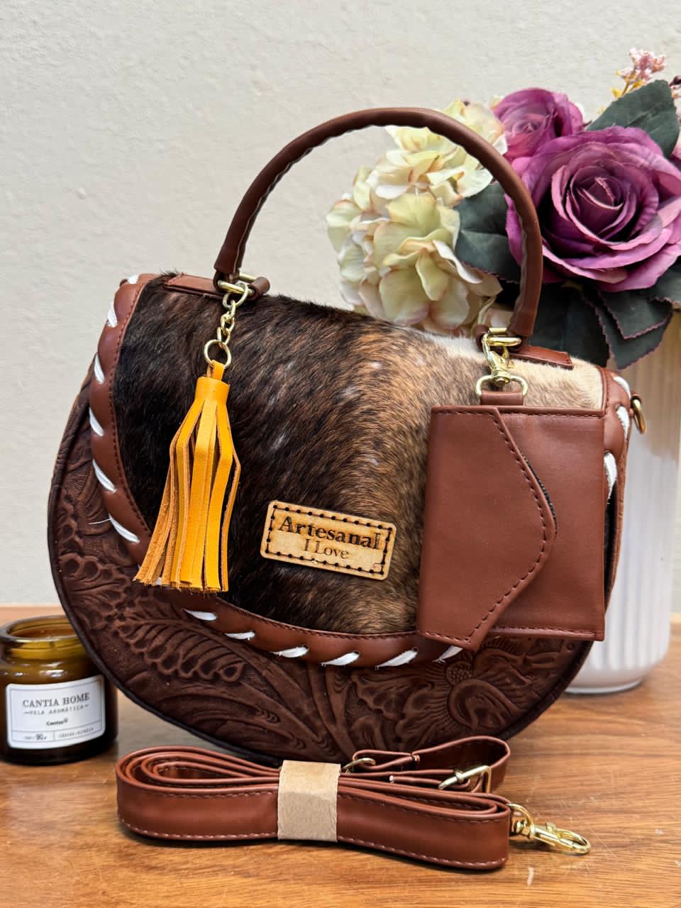 MOD ARTESANAL TERESA GRABADO CAMEL CON PELO VARIABLE