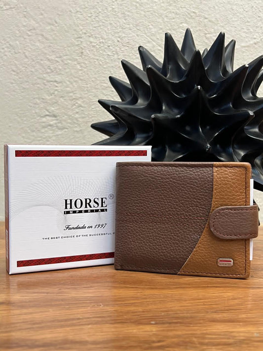 CARTERA HORSE BROCHE PIEL CAFE/CAMEL