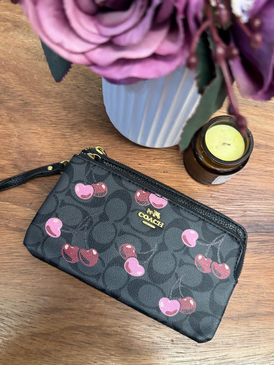 MUÑEQUERA LARGA COACH NEGRO CEREZAS