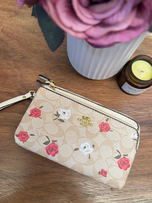 MUÑEQUERA LARGA COACH BEIGE FLORES
