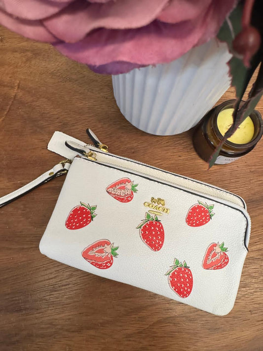 MUÑEQUERA LARGA COACH BLANCO FRESAS