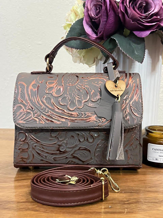 CROSSBODY DELIA MUÑEQUEADA TAPA RECTA OXFORD-COBRE