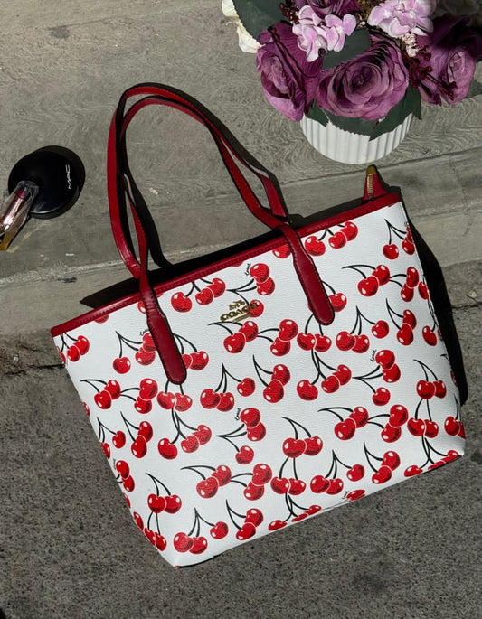 BOLSA COACH GRANDE BLANCO CEREZAS