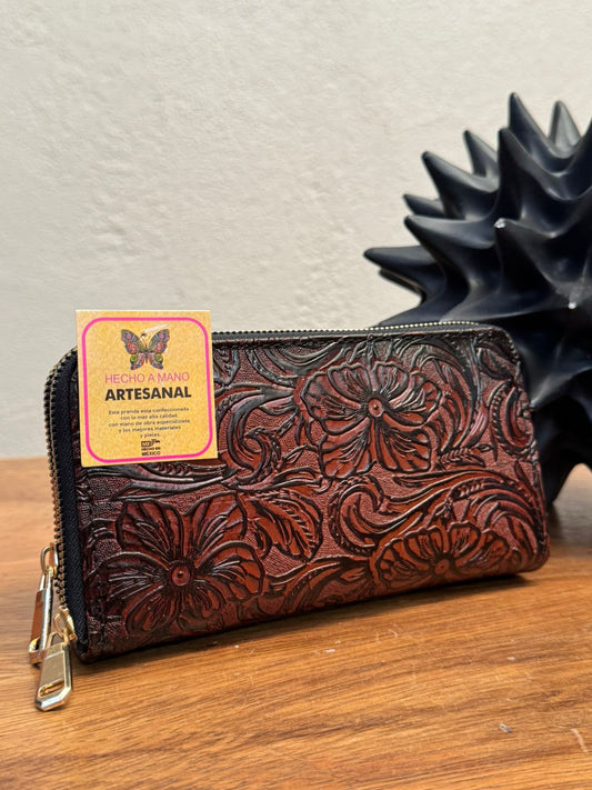 CARTERA ARTESANAL DOBLE CIERRE GRABADO MARRÓN