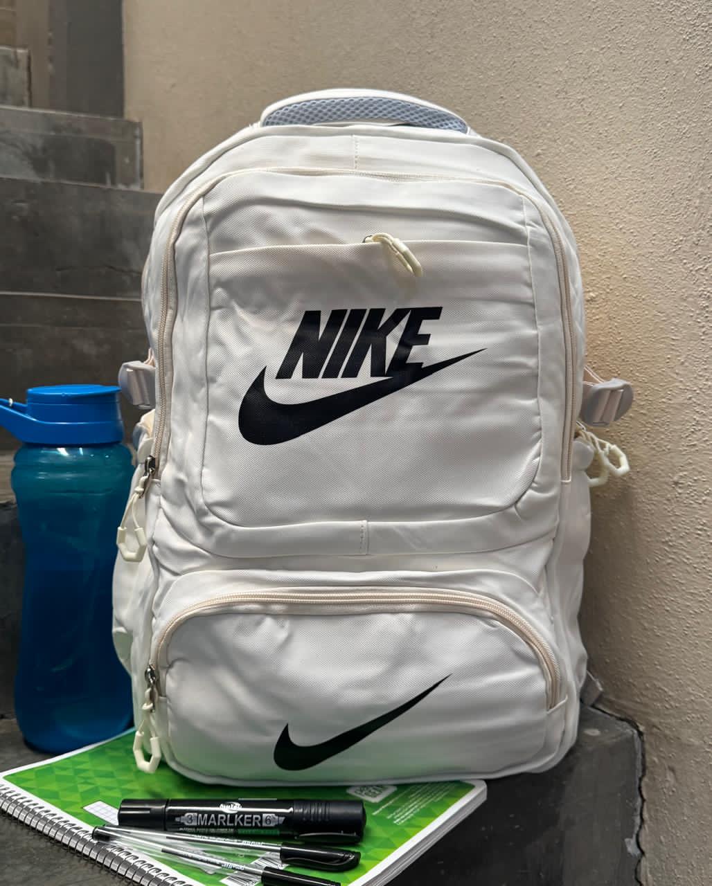 MOCHILA NIKE 001 HUESO