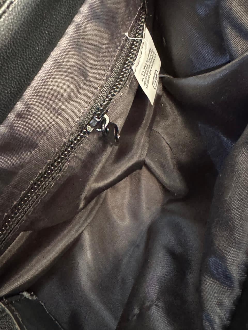 CROSSBODY DELIA MUÑEQUEADA TAPA RECTA NEGRO