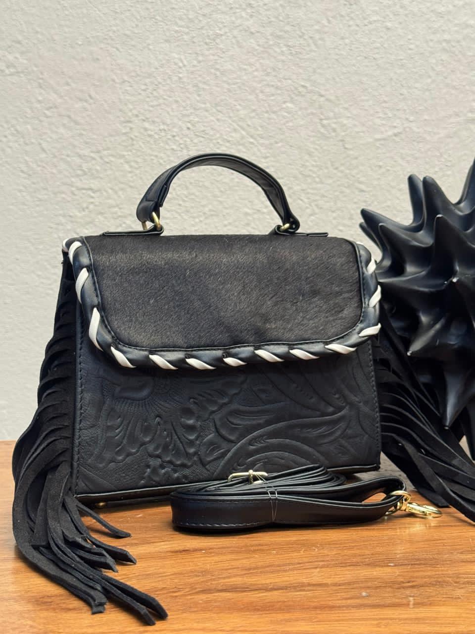 CROSSBODY FABIOLA PELO Y BARBAS VARIABLE PIEL NEGRO