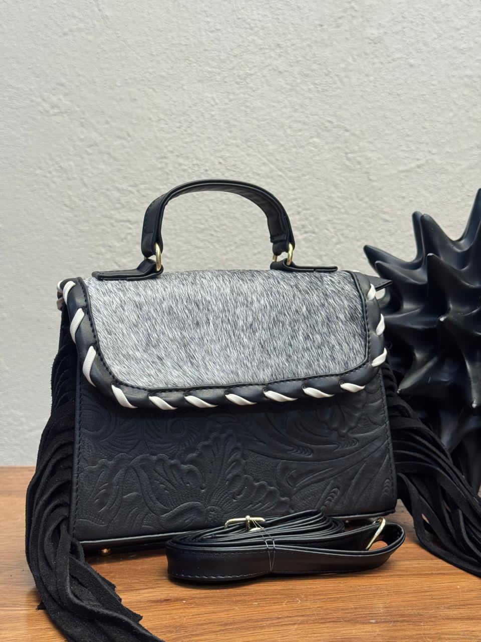 CROSSBODY FABIOLA PELO Y BARBAS VARIABLE PIEL NEGRO