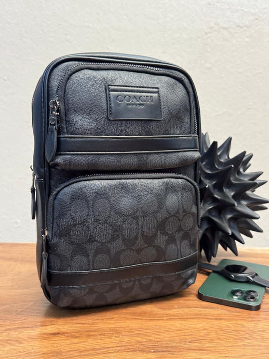 PECHERA DE IMPORTACION COACH NEGRO ESTAMPADO