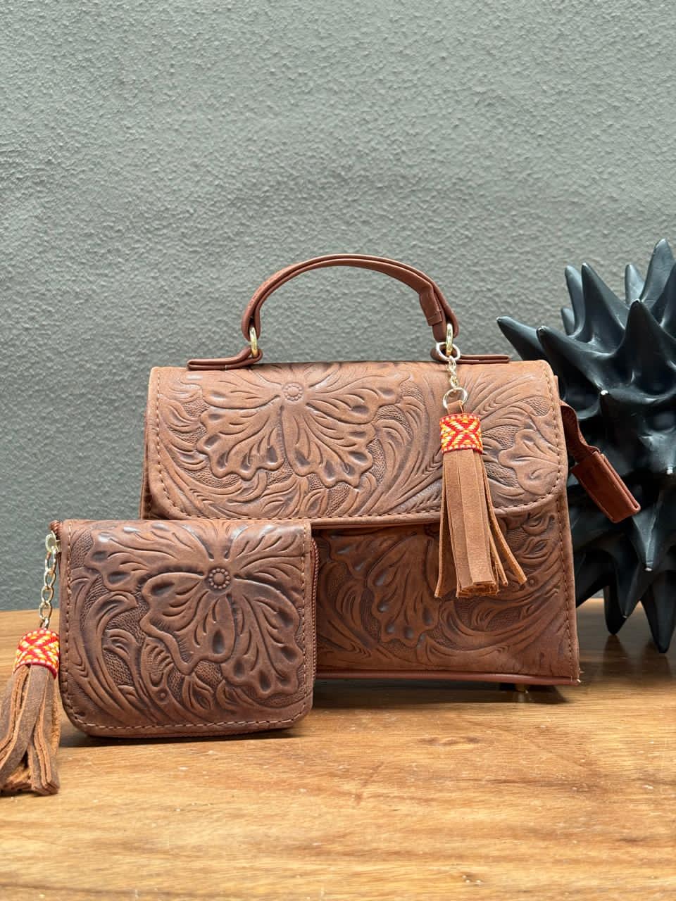 DUO DELIA PIEL GRASO GRABADO FLORES CAMEL