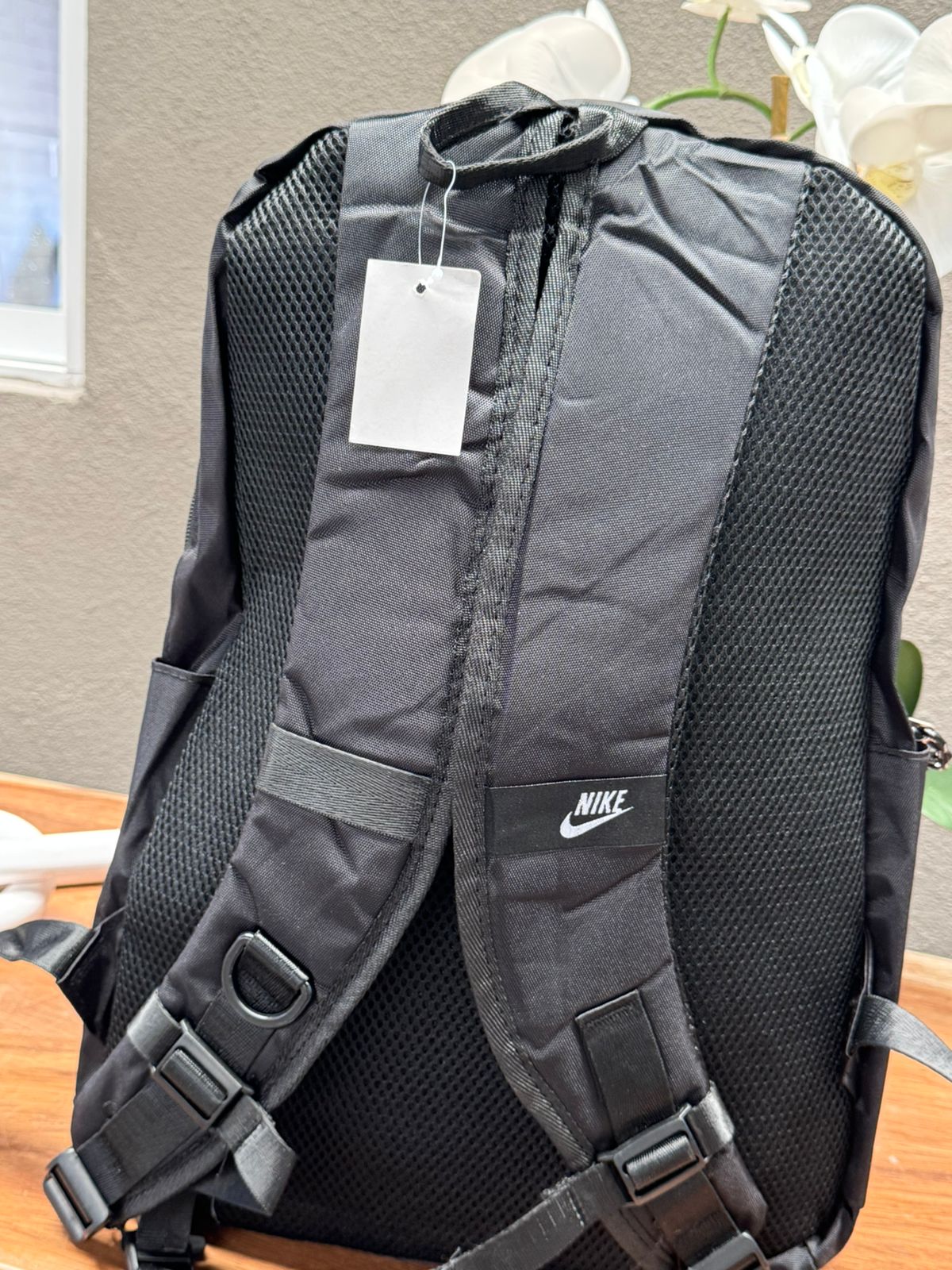 MOCHILA CON LAPICERA NIKE AGUJETA GRIS