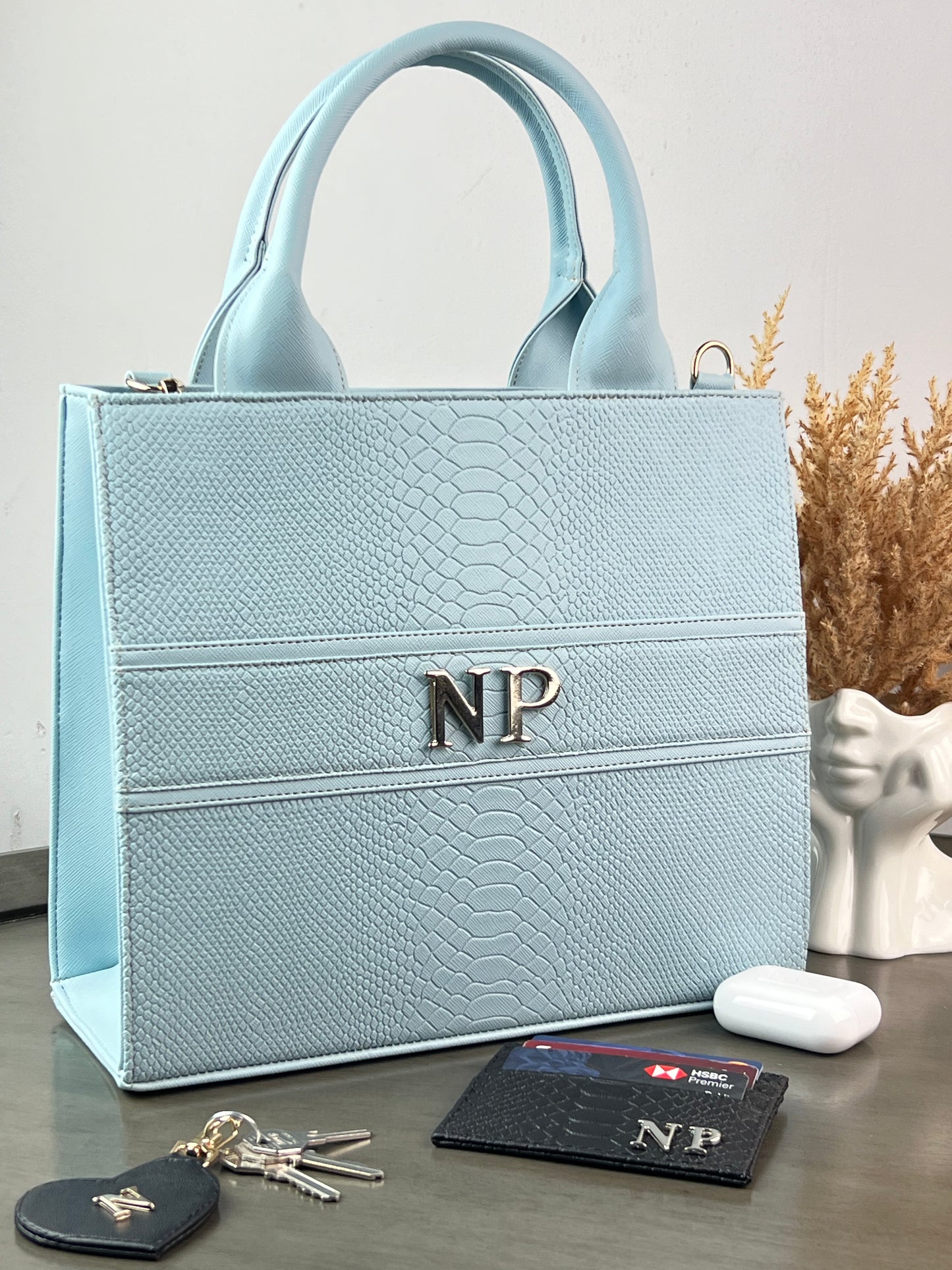 TOTE CLASICA MEDIANA CELESTE BRILLOSO