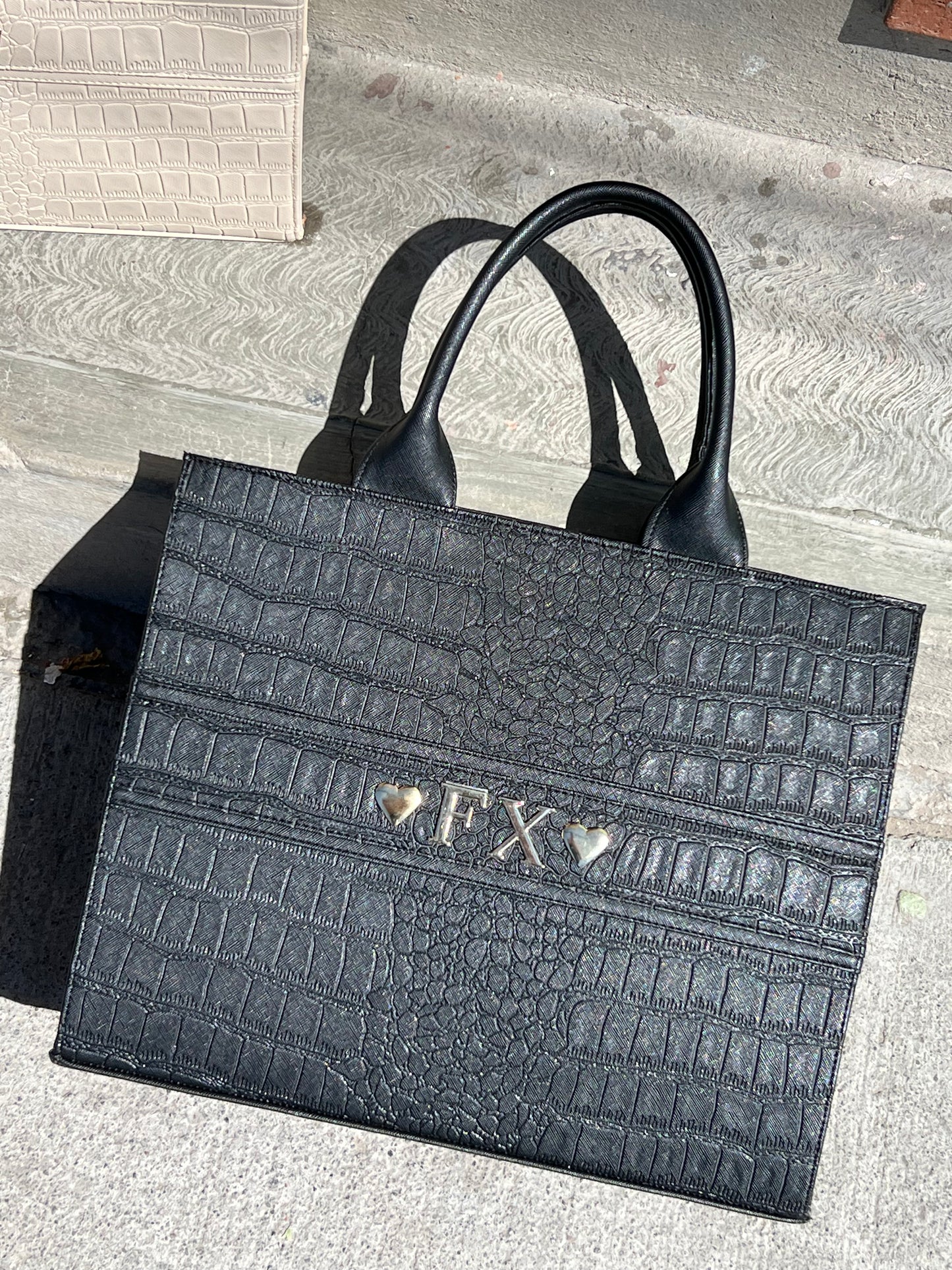 TOTE CLASICA GDE NEGRO CROCO
