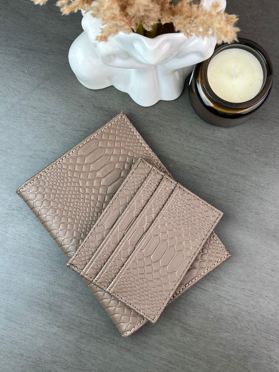 DÚO PORTAPASAPORTE TARJETERO VIBORA BAILEYS
