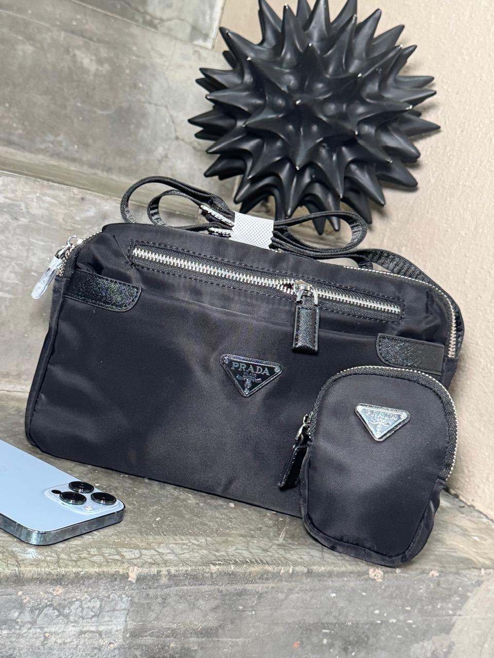 BANDOLERA PRADA CON MONEDERO UNISEX NEGRO