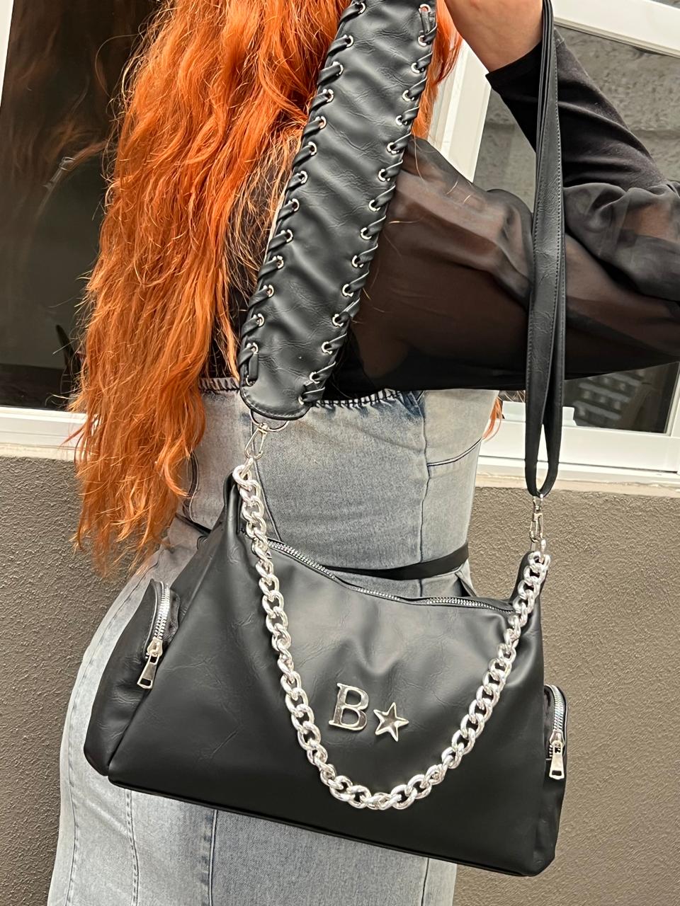 MODELO ADONIS VINO YANNI