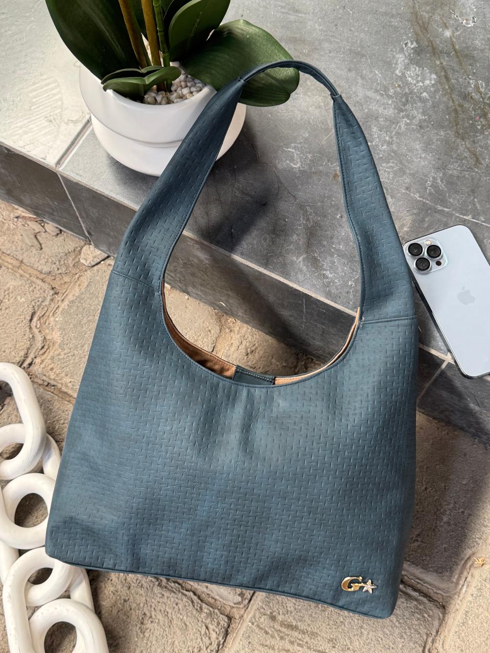 BOLSO ARTEMISA COLOR AZUL MARINO FRESNO