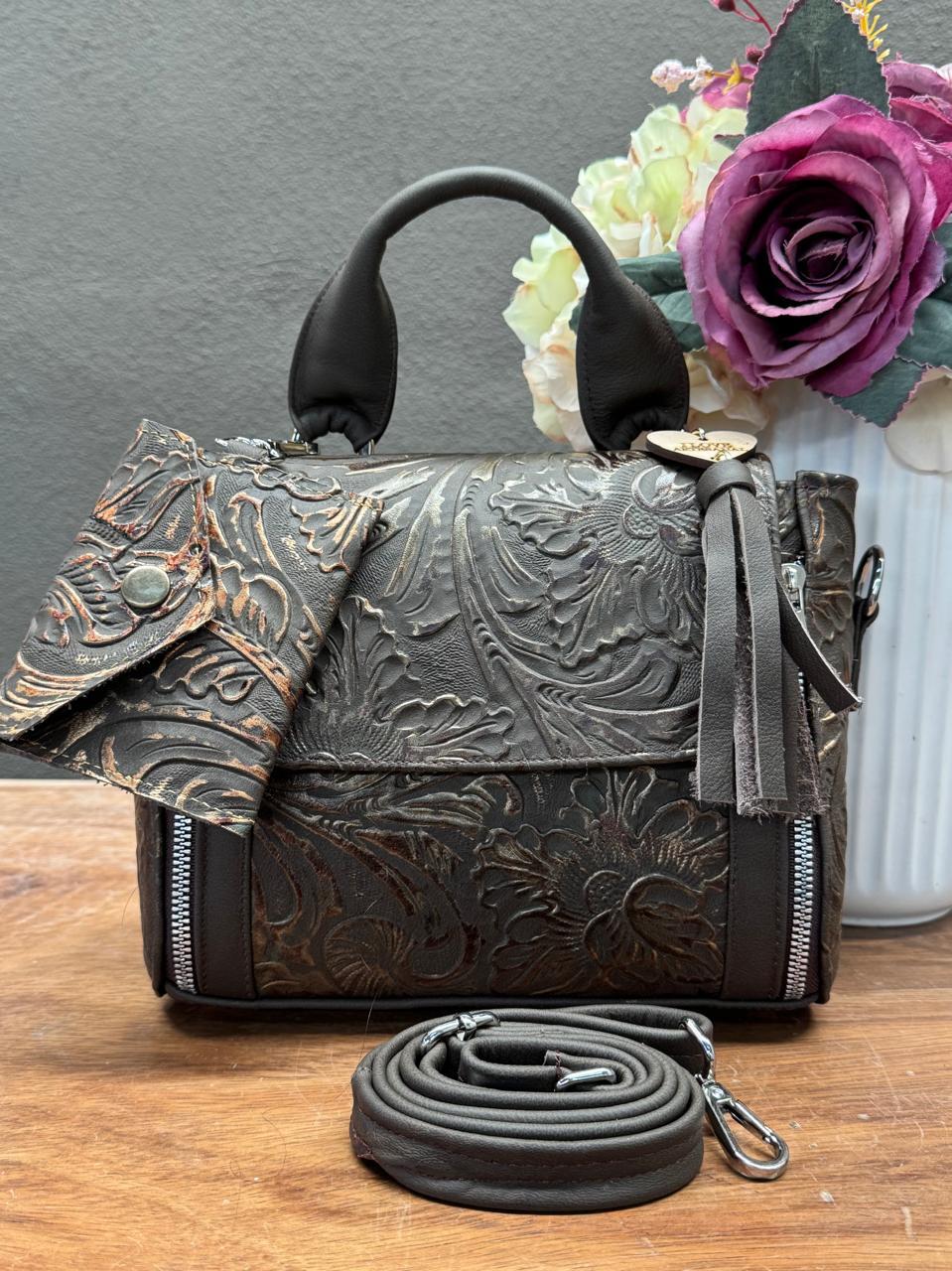 BOLSO PAULA PIEL FLORES CAFE/DORADO