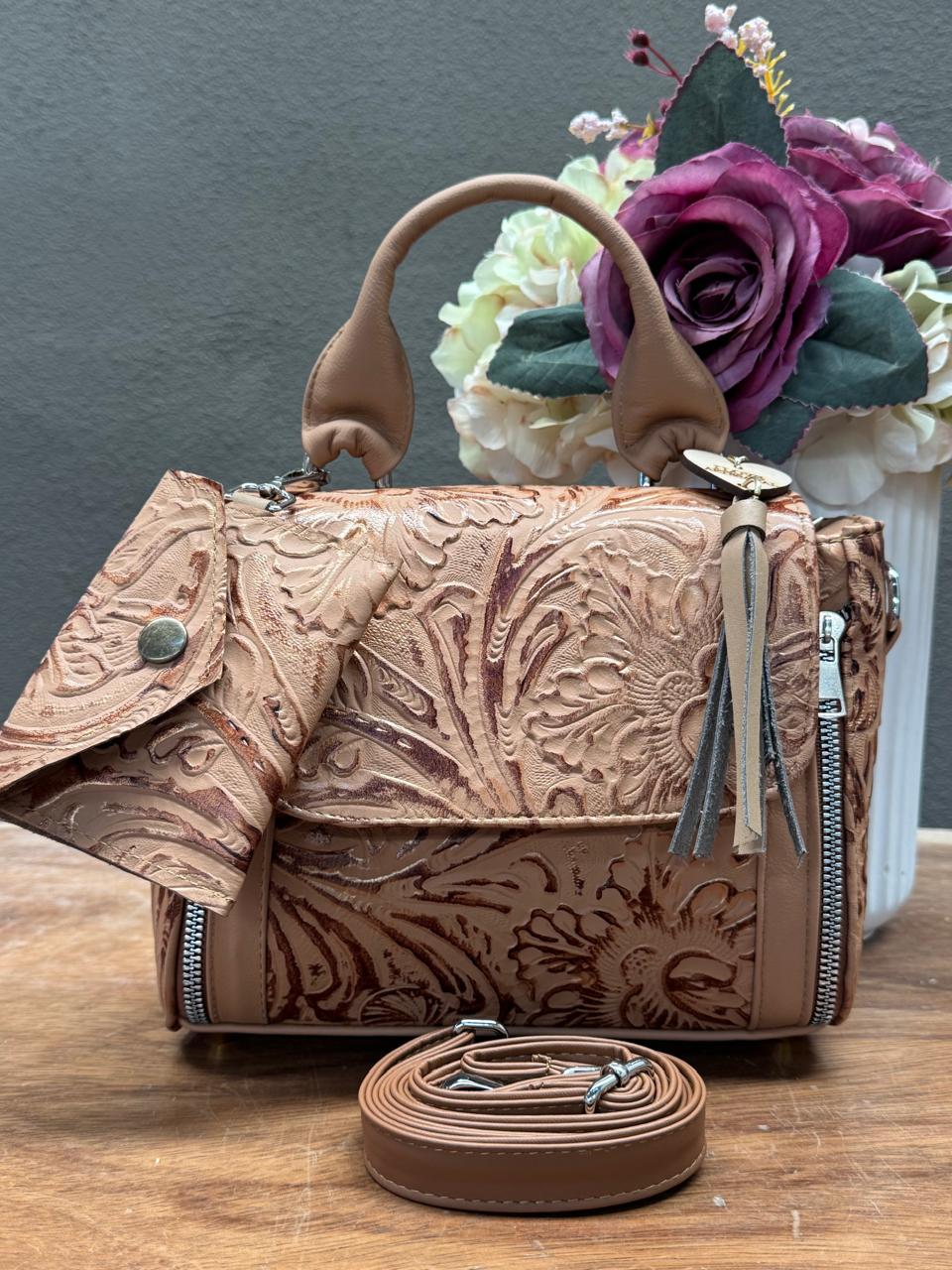 BOLSO PAULA PIEL FLORES AVELLANA