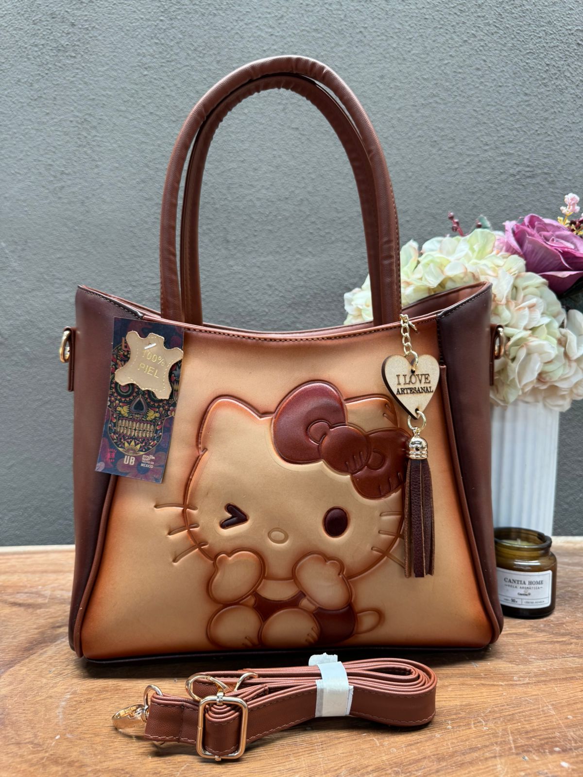 UB BOLSO MONICA MARRON HELLO KITTY
