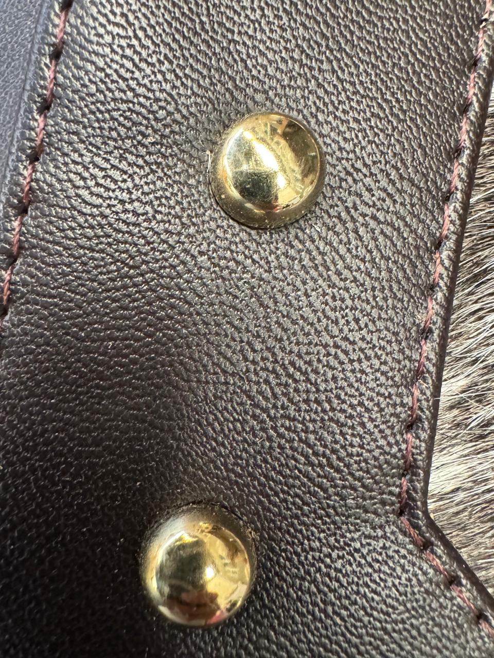 CROSSBODY JESSI PELO Y BARBAS VARIABLE PIEL FERRERO/ARENA