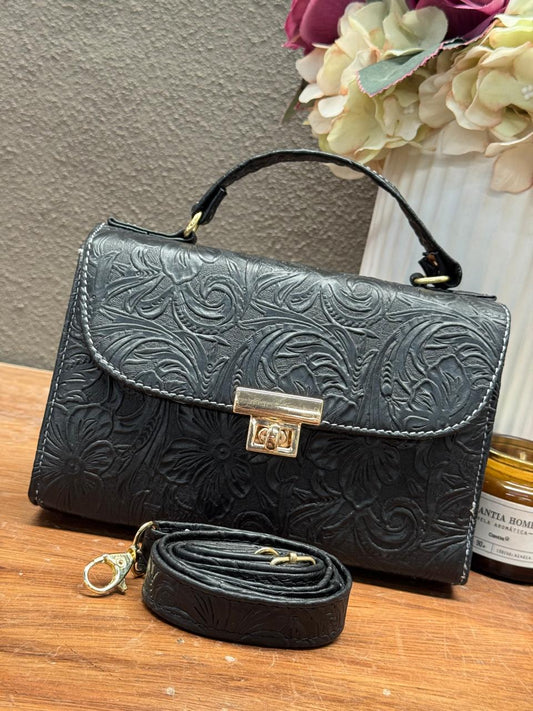 BOLSA CAJITA BROCHE NEGRO