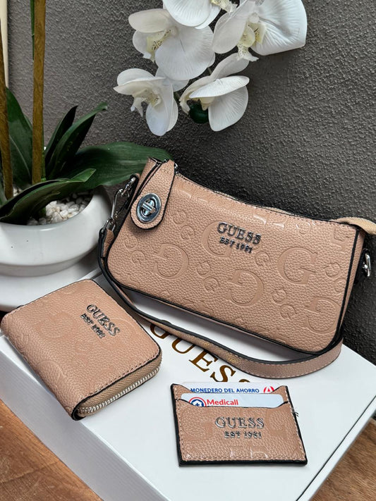 KIT GUESS MAQUILLAJE ESTAMPADO
