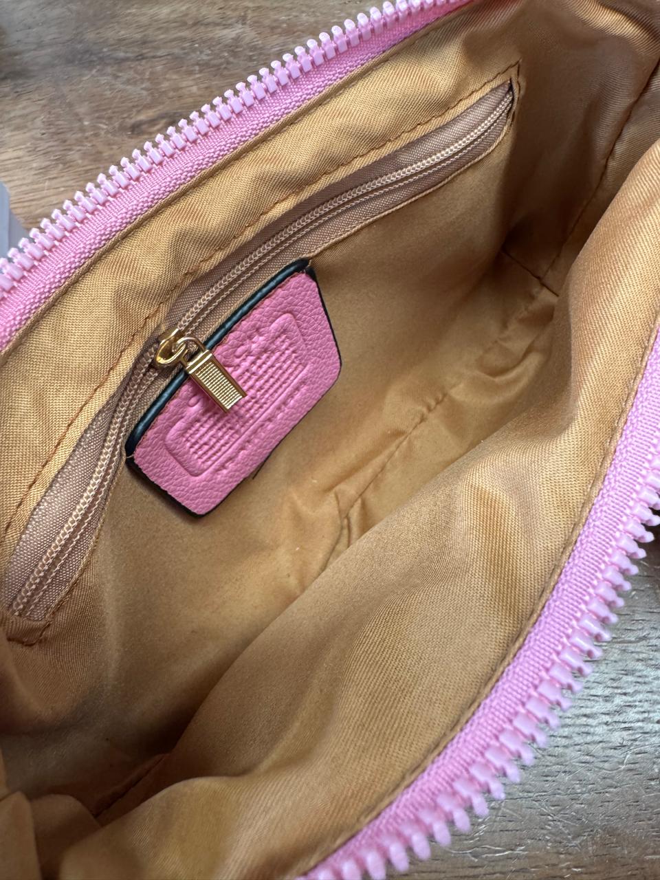 KIT COACH 2.0 BOLSO MAQUILLAJE RELIEVE CHAROL