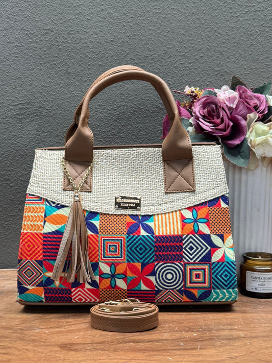 YUTE MODELO LOLA CAFE FIGURAS