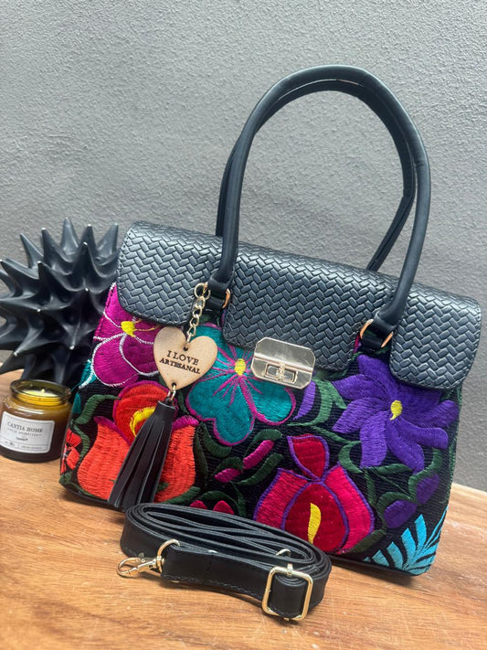 BOLSO GUADALUPE COLOR NEGRO BORDADO